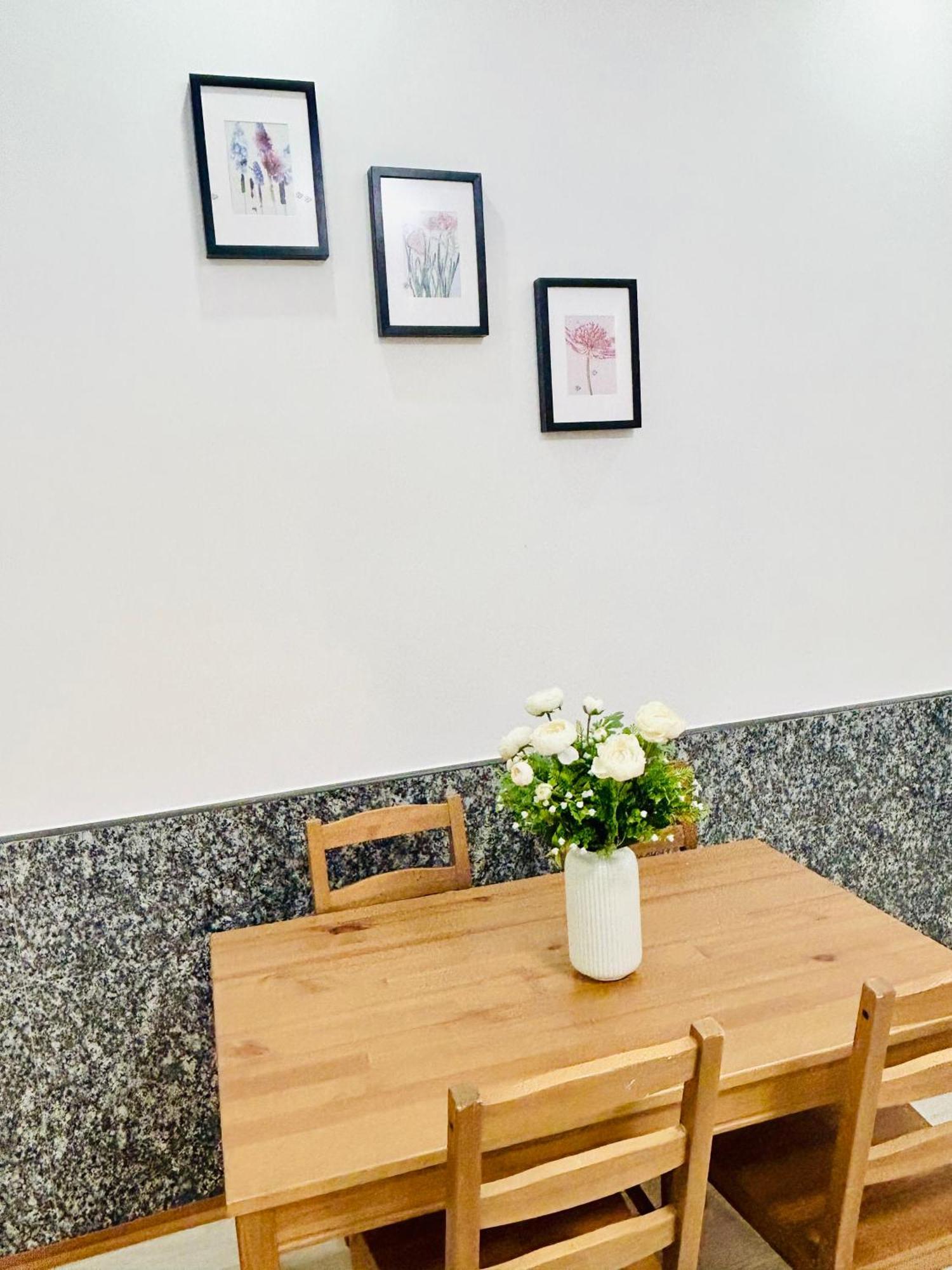 Modern Spacious Apartment In Center פראג מראה חיצוני תמונה