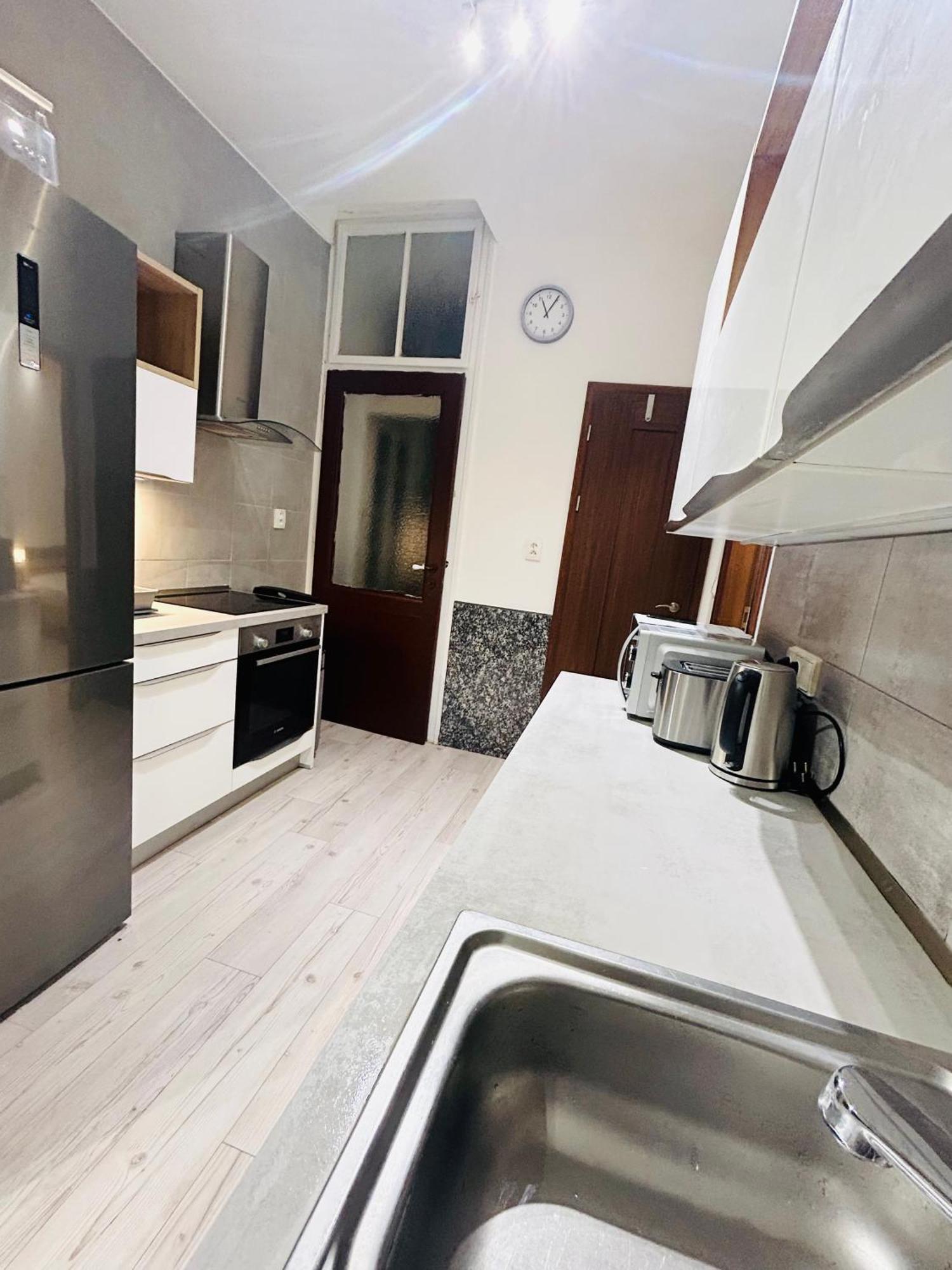Modern Spacious Apartment In Center פראג מראה חיצוני תמונה