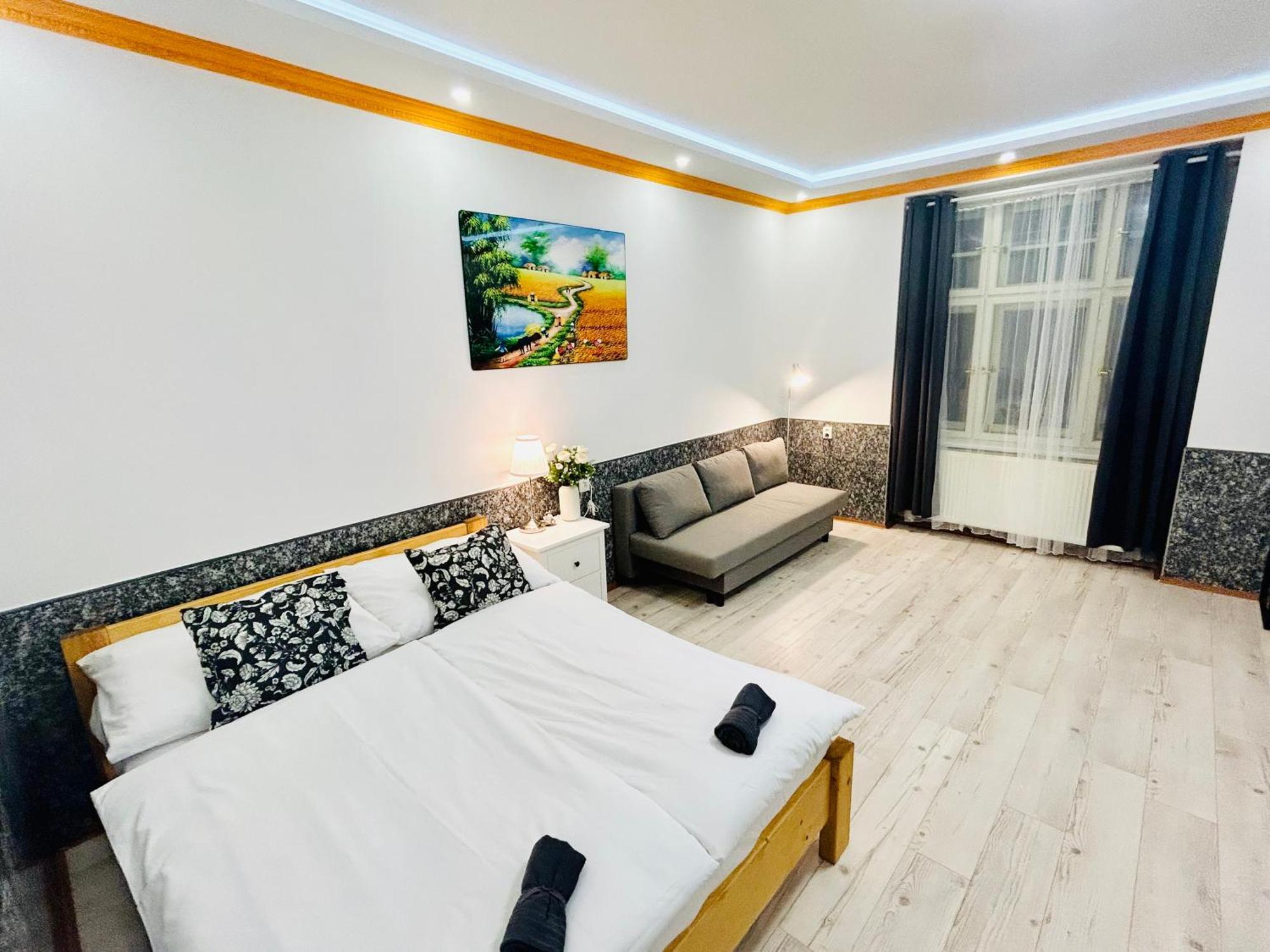 Modern Spacious Apartment In Center פראג מראה חיצוני תמונה